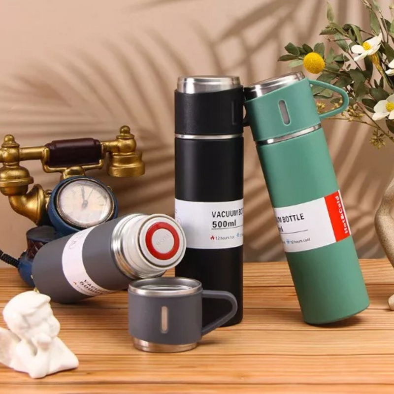 Kit Garrafa Térmica 500ML + 3 Xícaras em Aço Inoxidável - Cinza | Estilo, Durabilidade e Conservação
