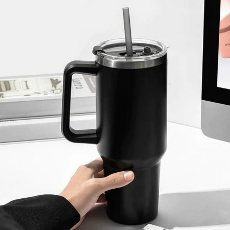 Copo Térmico Quencher 1200ml com Alça e Canudo Preto – Bebidas Sempre na Temperatura Perfeita, Onde Você Estiver