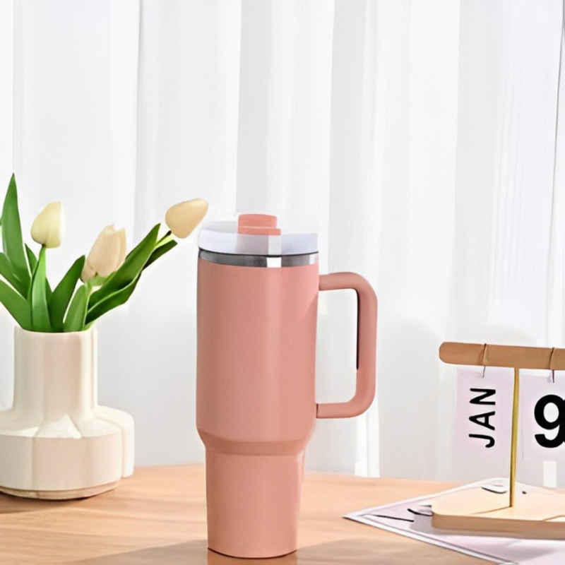 Copo Térmico Quencher 1200ml com Alça e Canudo Rosê – Bebidas Sempre na Temperatura Perfeita, Onde Você Estiver