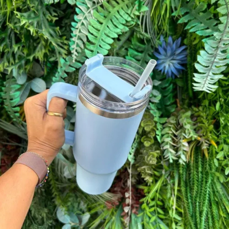 Copo Térmico Quencher 1200ml com Alça e Canudo Azul Bebe – Bebidas Sempre na Temperatura Perfeita, Onde Você Estiver