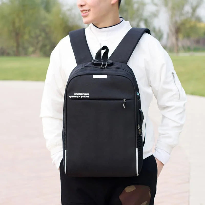 Mochila Masculina Executiva Anti-Furto com Entrada USB e Cadeado com Senha – Segurança, Estilo e Praticidade em Um Só Produto