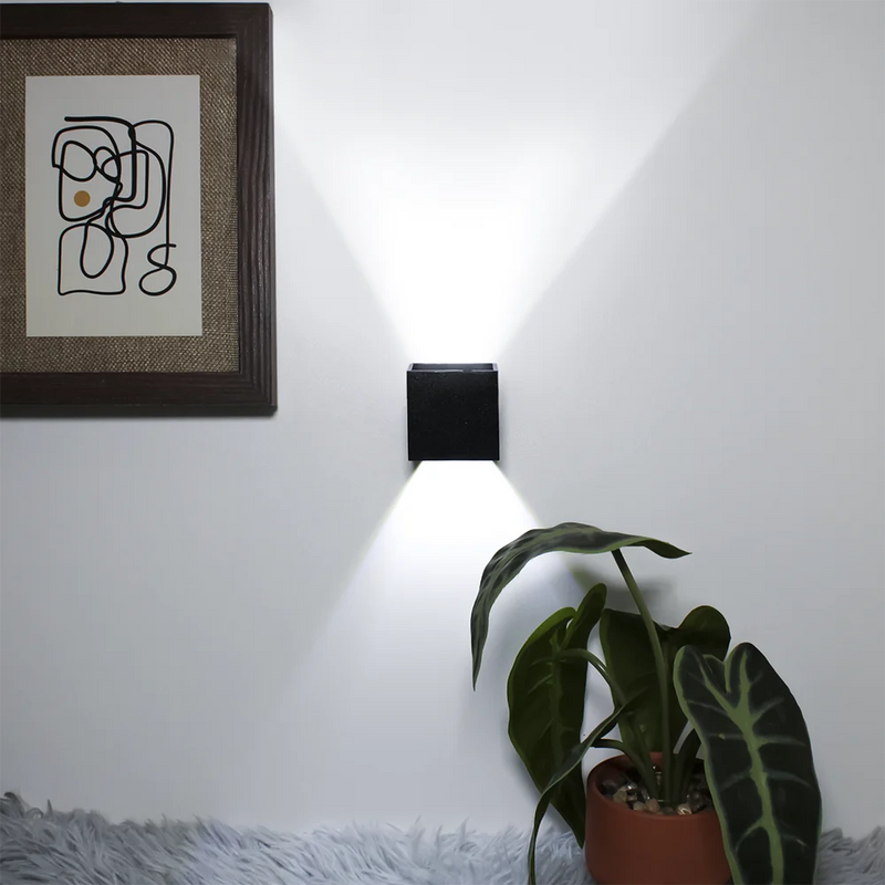 Mini Arandela LED Preta 3W com 2 Feixes de Luz – Moderna, Resistente e Sofisticada