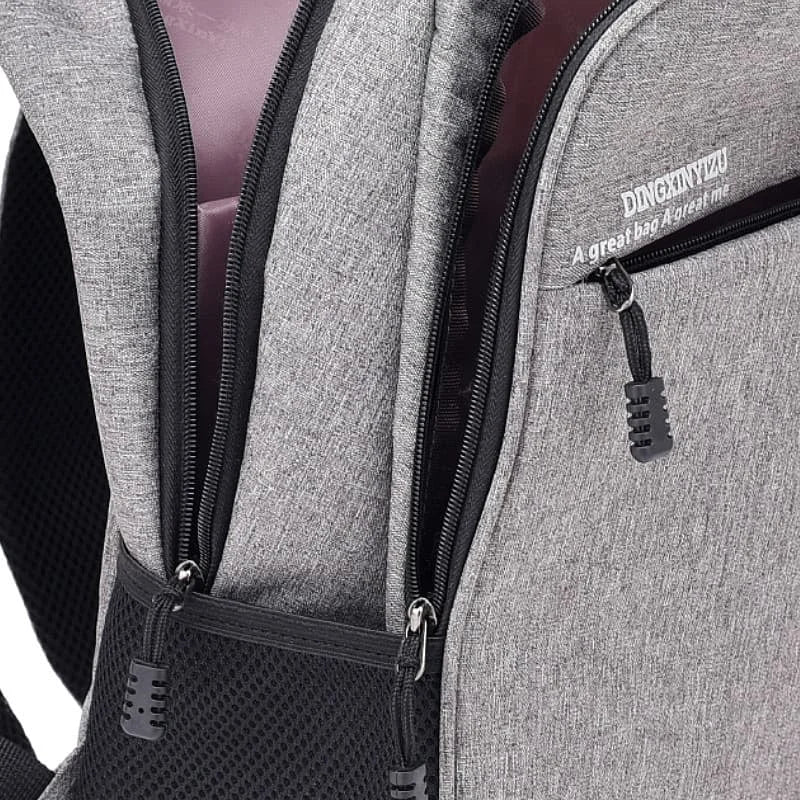 Mochila Masculina Executiva Anti-Furto com Entrada USB e Cadeado com Senha – Segurança, Estilo e Praticidade em Um Só Produto