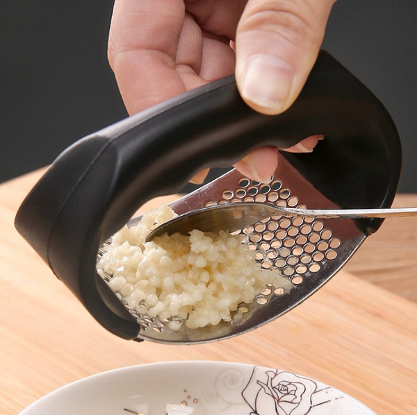 Espremedor de Alho em Aço Inoxidável – Praticidade, Rapidez e Zero Bagunça na Sua Cozinha