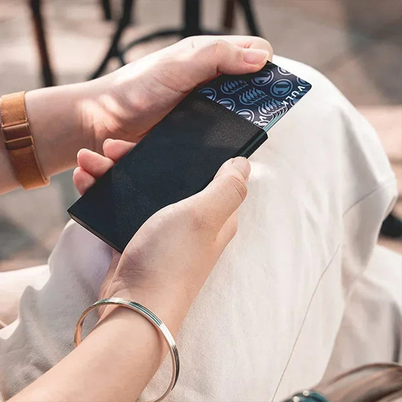 Carteira Porta Cartões com Proteção RFID | Segurança e Estilo no Seu Bolso