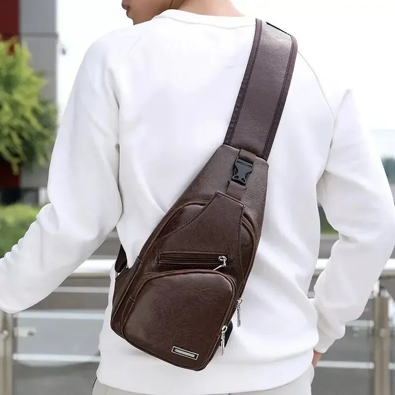Bolsa Transversal Masculina com USB e Furo para Fone – Praticidade, Estilo e Segurança no Seu Dia a Dia