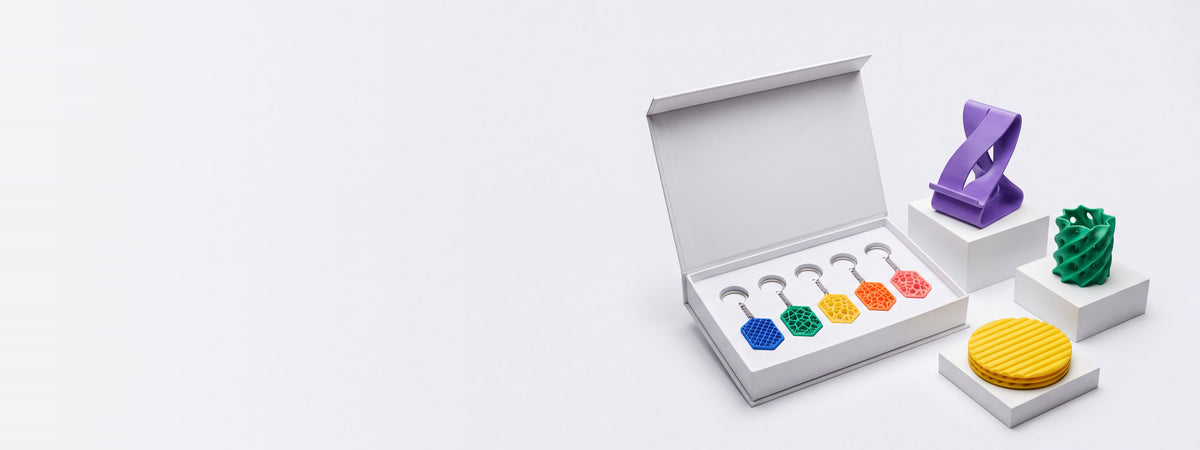 Rucca 3D - Brindes corporativos: kit de chaveiros, suporte e porta-copos impressos em 3D