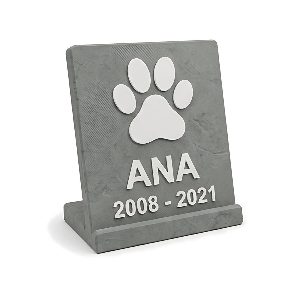 Placa memorial de jardim ou estante com patinha, nome e datas — Rucca 3D