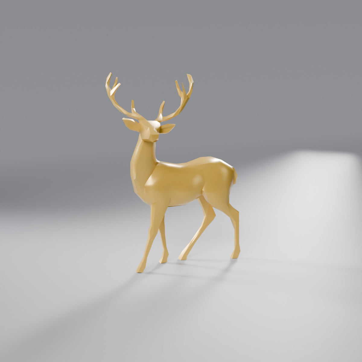Rena Decorativa Low Poly em Pé, Dourado
