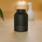 Vaso Decorativo Japandi Canelado 12 cm decorando o ambiente